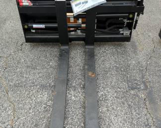 2025 Wolverine PFA-11-3300G Pallet Fork Hydraulic Adjustable, Unused 