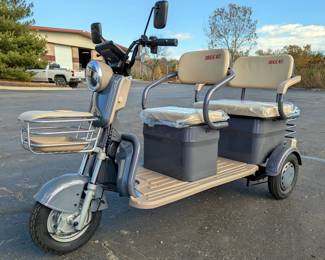 2025 IRGC40 Electric Tricycle, Unused 