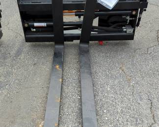 2025 Wolverine PFA-11-3300G Pallet Fork Hydraulic Adjustable, Unused 