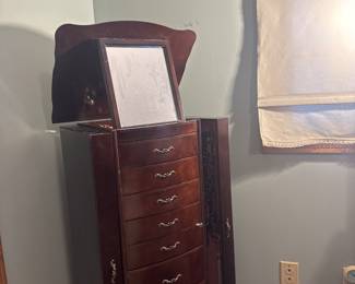 jewelry chest 