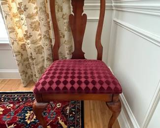 W70 - $350. American Drew Dining Room Table & Chairs. Table + 2 leafs. Table is 44" wide x 64" long. Each Leaf is 15" extra. 2 arm chairs and 4 regular chairs. Table does show some signs of use - see photos. Mostly on the edges of the leaves and table legs. 