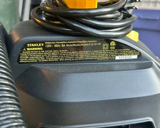 W92 - $25. Stanley 4HP 6 gallon shop vac. 