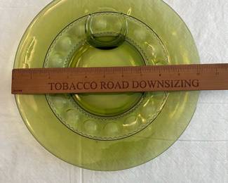 W68 - $45. 12 luncheon plates & cups. Kings Crown - Green. Plates are 10.5" across. 