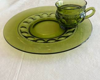 W68 - $45. 12 luncheon plates & cups. Kings Crown - Green. Plates are 10.5" across. 