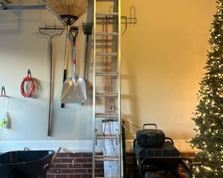 W95 - $75. All American Ladder Model A3020-2. Ladder will NOT extend as is - one foot is bent. Priced AS IS. 