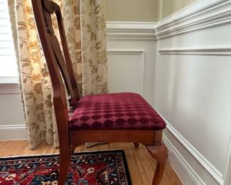 W70 - $350. American Drew Dining Room Table & Chairs. Table + 2 leafs. Table is 44" wide x 64" long. Each Leaf is 15" extra. 2 arm chairs and 4 regular chairs. Table does show some signs of use - see photos. Mostly on the edges of the leaves and table legs. 