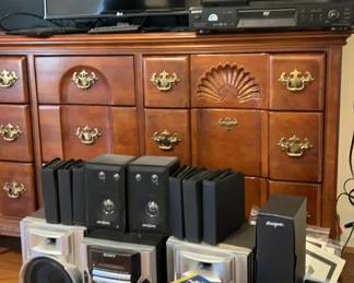 "Halifax North Prestige" in Evans, GA Starts Closing Thu 12/4 at 8p. Pickup is Sat 12/6 from 11-3p. Please click here to view more photos, descriptions, and current bids: https://ctbids.com/estate-sale/40708