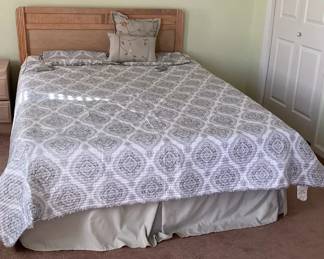 "Halifax North Prestige" in Evans, GA Starts Closing Thu 12/4 at 8p. Pickup is Sat 12/6 from 11-3p. Please click here to view more photos, descriptions, and current bids: https://ctbids.com/estate-sale/40708