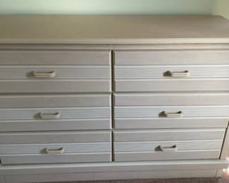 "Halifax North Prestige" in Evans, GA Starts Closing Thu 12/4 at 8p. Pickup is Sat 12/6 from 11-3p. Please click here to view more photos, descriptions, and current bids: https://ctbids.com/estate-sale/40708