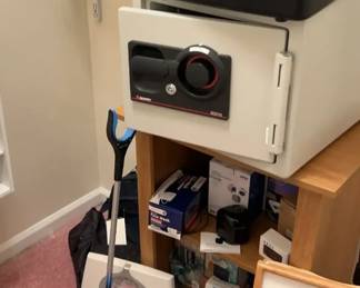 "Halifax North Prestige" in Evans, GA Starts Closing Thu 12/4 at 8p. Pickup is Sat 12/6 from 11-3p. Please click here to view more photos, descriptions, and current bids: https://ctbids.com/estate-sale/40708