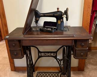 Antique Singer Treadle Sewing Machine