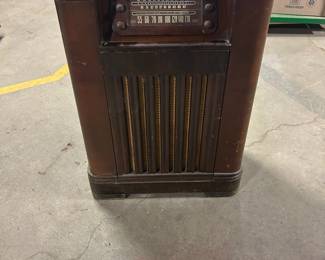 Vintage Philco record player/radio