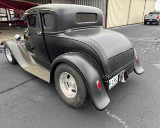 1932 Ford Custom Street Rod Fiberglass body. Will run with basic maintenance, with keys. Was stored in airplane hangar. Title status unknown
