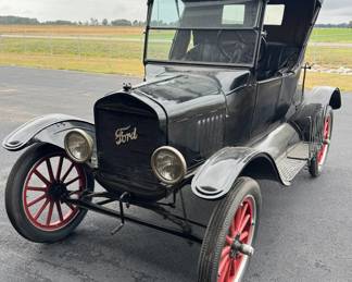 Ford Model T No Key. Not running. Has been sitting for a long period, Needs restored. Title not in name.