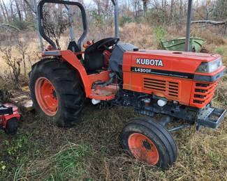 Kubota L4300 Tractor Been sitting for a long time. Needs maintenanceThis item is being sold from where it sits in Tennessee. As is, where is. Must be picked up on site in Tennessee, location is an hour north of Memphis. All transport & pick up is the responsibility of the buyer.