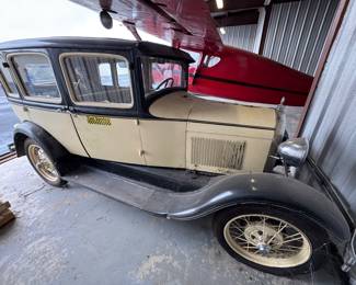 1929 Ford Model A Taxi Not running. Needs restoration. 4 door. Title not in Acruri name.