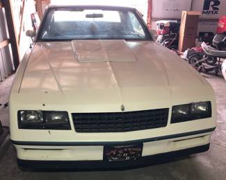 1983 Chevrolet Monte Carlo SS Buried in shed / barn on property. Evident rodent exposure interior & wiring. Not running, Needs maintenance & restoration. Has been sitting for a long period of time. Title in Mike Arcuri's name.This item is being sold from where it sits in Tennessee. As is, where is. Must be picked up on site in Tennessee, location is an hour north of Memphis. All transport & pick up is the responsibility of the buyer.