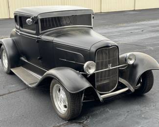 1932 Ford Custom Street Rod Fiberglass body. Will run with basic maintenance, with keys. Was stored in airplane hangar. Title status unknown