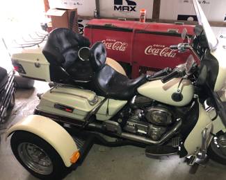 Harley Davidson Custom Trike Motorcycle Not running, buried in bar. rodent exposure. Title & keys unknown. This item is being sold from where it sits in Tennessee. As is, where is. Must be picked up on site in Tennessee, location is an hour north of Memphis. All transport & pick up is the responsibility of the buyer.