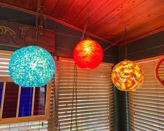 Spaghetti string, vintage light fixtures