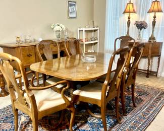Dining room table and 6 chairs