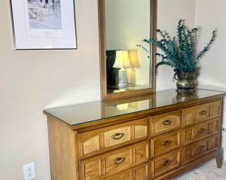 dresser with mirror