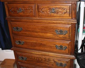 chest of drawers