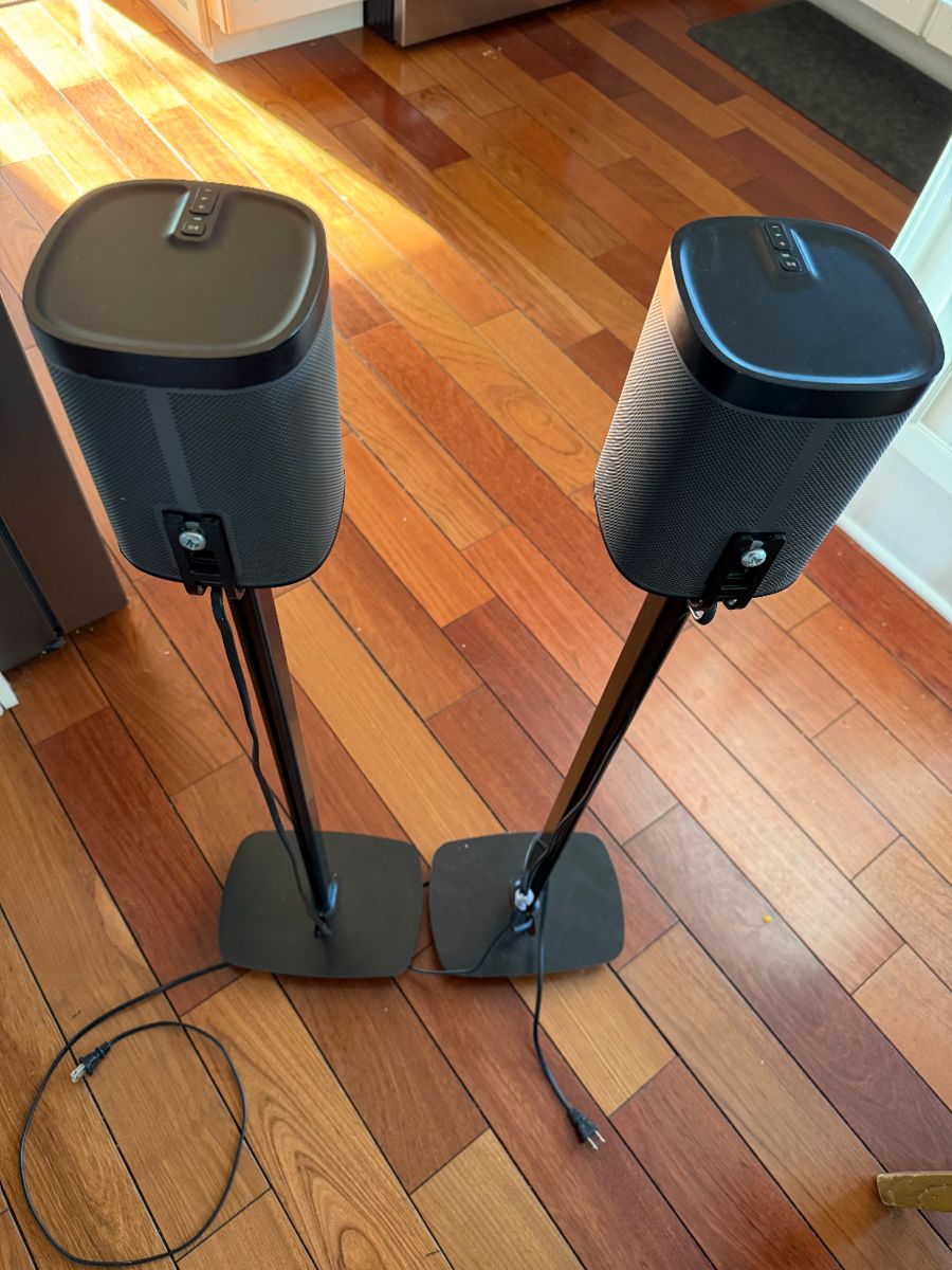 Sonos Play 1 dual speakers with stands.  Mint condition