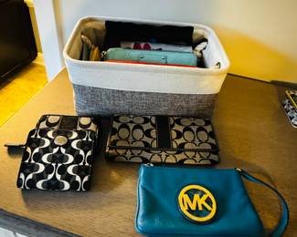 Wallets and Clutches