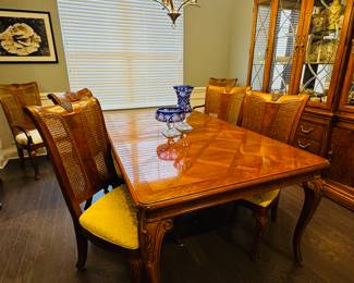 Thomasville Diningroom, 7 pc (plus 2 leaves)