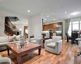 LIGHTLY USED QUALITY LIVING ROOM FURNITURE