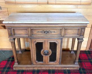 AVAILABLE FOR EARLY PURCHASE 

Stunning vintage Thomasville brass lion marble top credenza with top drawer and bottom cabinet storage. More pictures available upon request - $245 

40“(L) x 14“(W) x 30.5“(H)

Willing to help load or delivery is available.