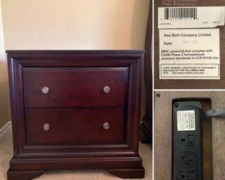 AVAILABLE FOR EARLY PURCHASE 

Like new matching 4 piece solid wood, Cresent Fine Furniture bedroom set. Includes king sleigh bed with super clean, barely used Beautyrest Recharge Hybrid mattress, two matching nightstands with built in outlets and gorgeous mirrored horizontal dresser. More pictures available upon request - $1595

Willing to help load or delivery is available. 