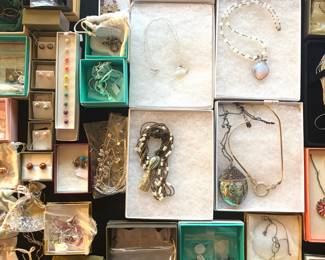 New and vintage jewelry most is sterling silver 925 and new with box or bags. At this sale some jewelry designer names include: James Avery, Brighton, Honors, T Jazelle, and  Ann King. 
