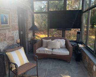 Pool House Wicker large screen t.v. hdmi