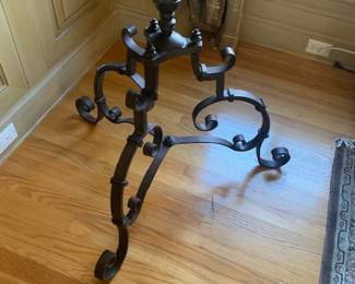 Iron Stand ( Globe ) 