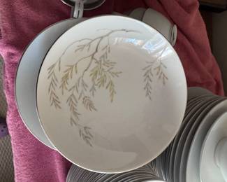 Set of Cameo pattern by Narumi Fine China 5212