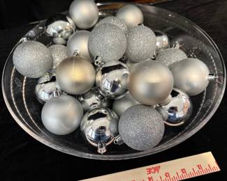 30 Christmas tree bulbs $10