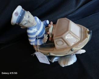 LLARDO this piece has some damage 