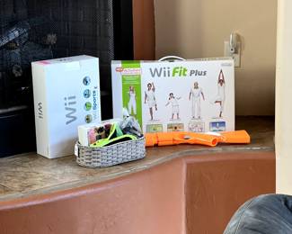 Wii games & accessories