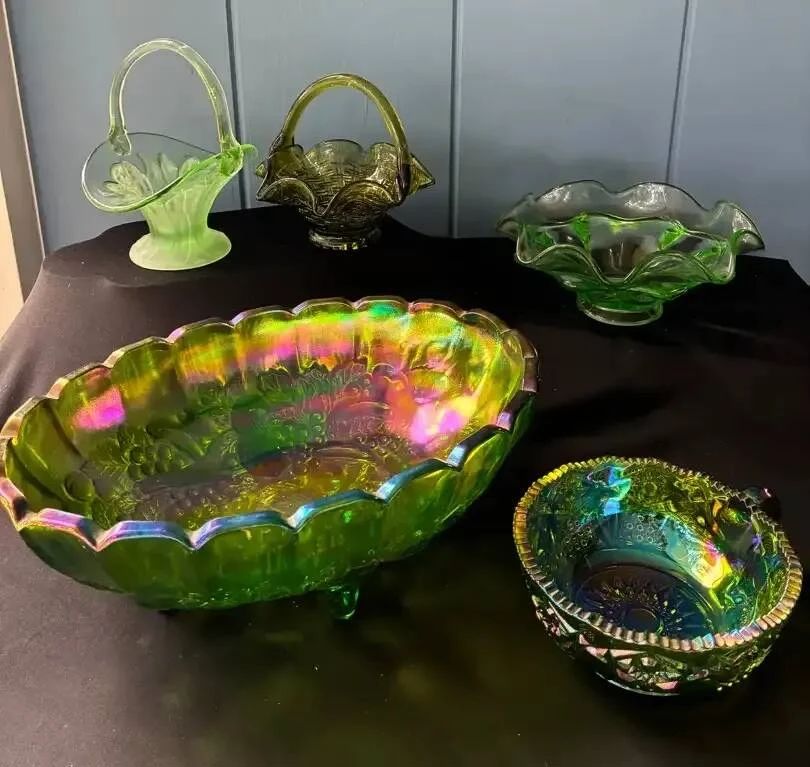 SA118VVintage Glass Bowls, And Baskets
