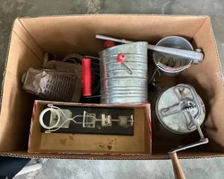 SA188Mystery Lot Of Vintage Baking Tools