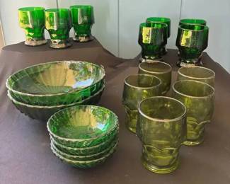SA107Vintage Green Glassware
