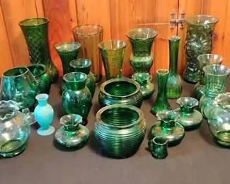SA172Green Vintage Glass Mystery Lot 