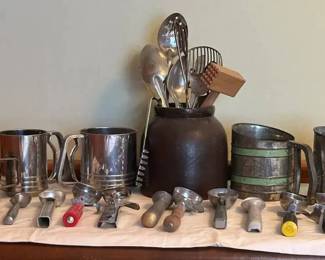 SA186Vintage Ice Cream Scoops And Sifters