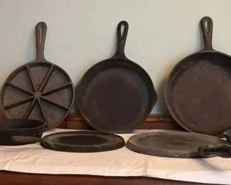 SA197CastIron Skillets and More