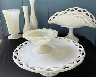 SA114Vintage Milk Glass