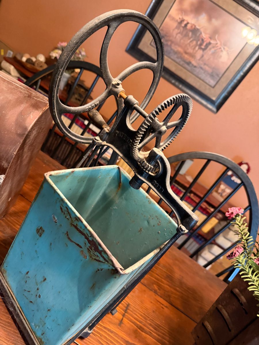 Primitive Hand Pick Primitive pick in La Vernia, TX starts on 12/18/2025