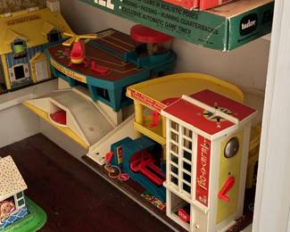 Fisher-Price parking ramp & Airport