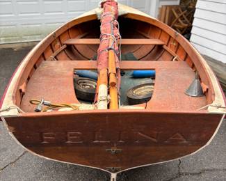 “Felina” Catboat with mast (Sail needs repair)